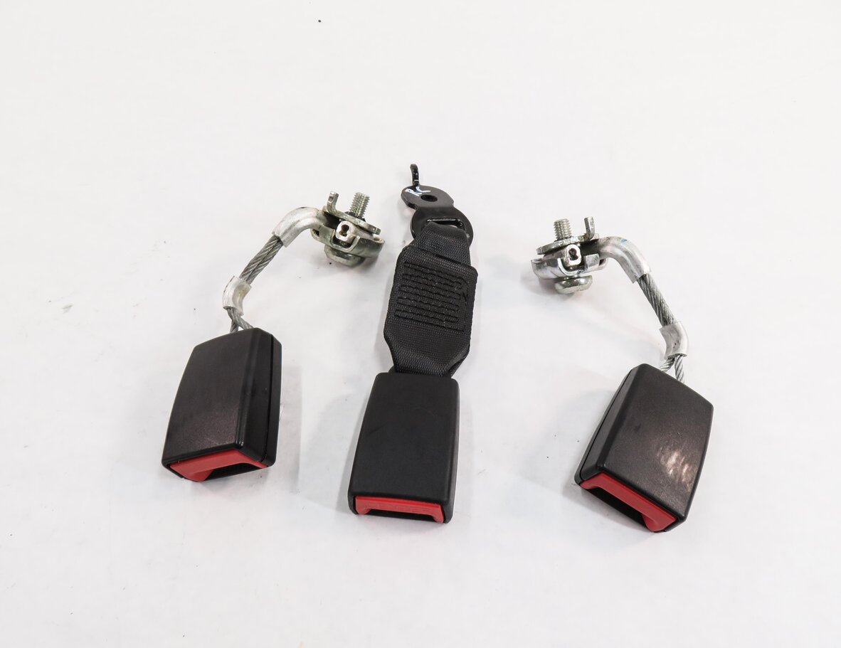 Thumbnail 2: 2011 BMW 535i (F10) REAR SEAT - SEATBELT BUCKLE RECEIVER SET-3