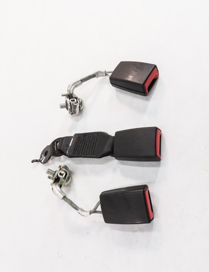 Thumbnail 3: 2011 BMW 535i (F10) REAR SEAT - SEATBELT BUCKLE RECEIVER SET-3