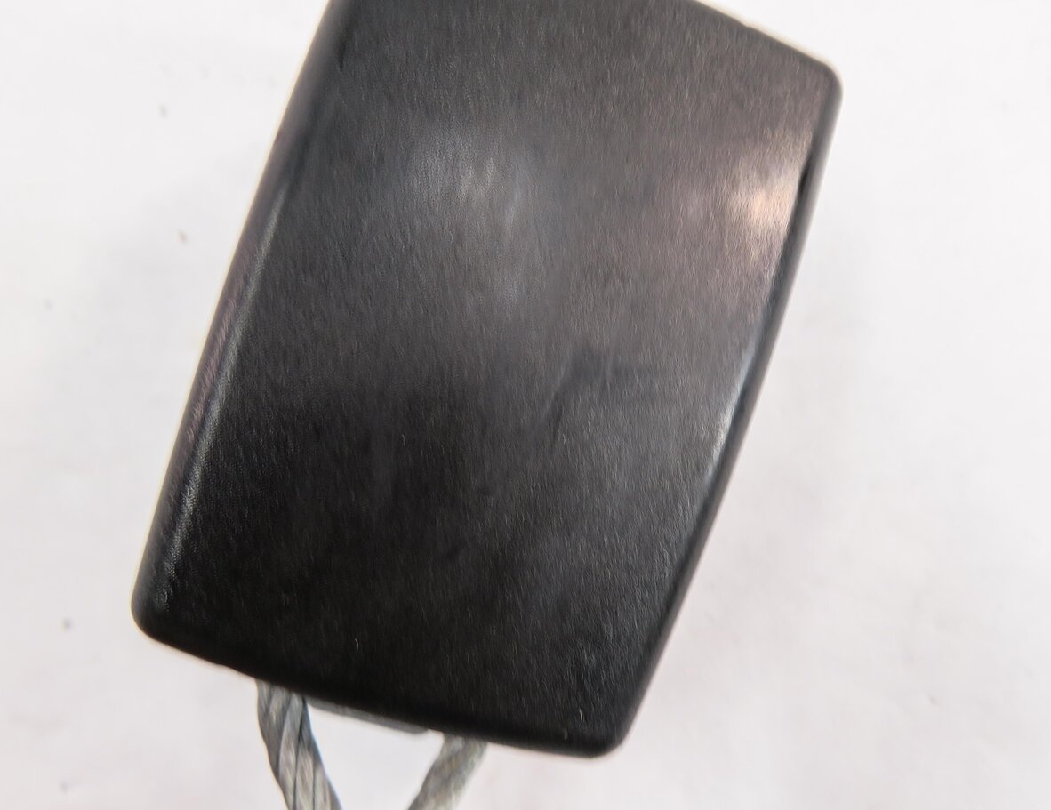Thumbnail 7: 2011 BMW 535i (F10) REAR SEAT - SEATBELT BUCKLE RECEIVER SET-3