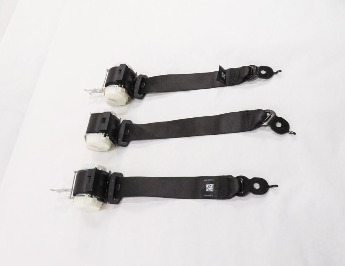 Thumbnail 4: 2011 BMW 535i (F10) REAR SEAT SEATBELT RETRACTOR SET-3 (BLACK)