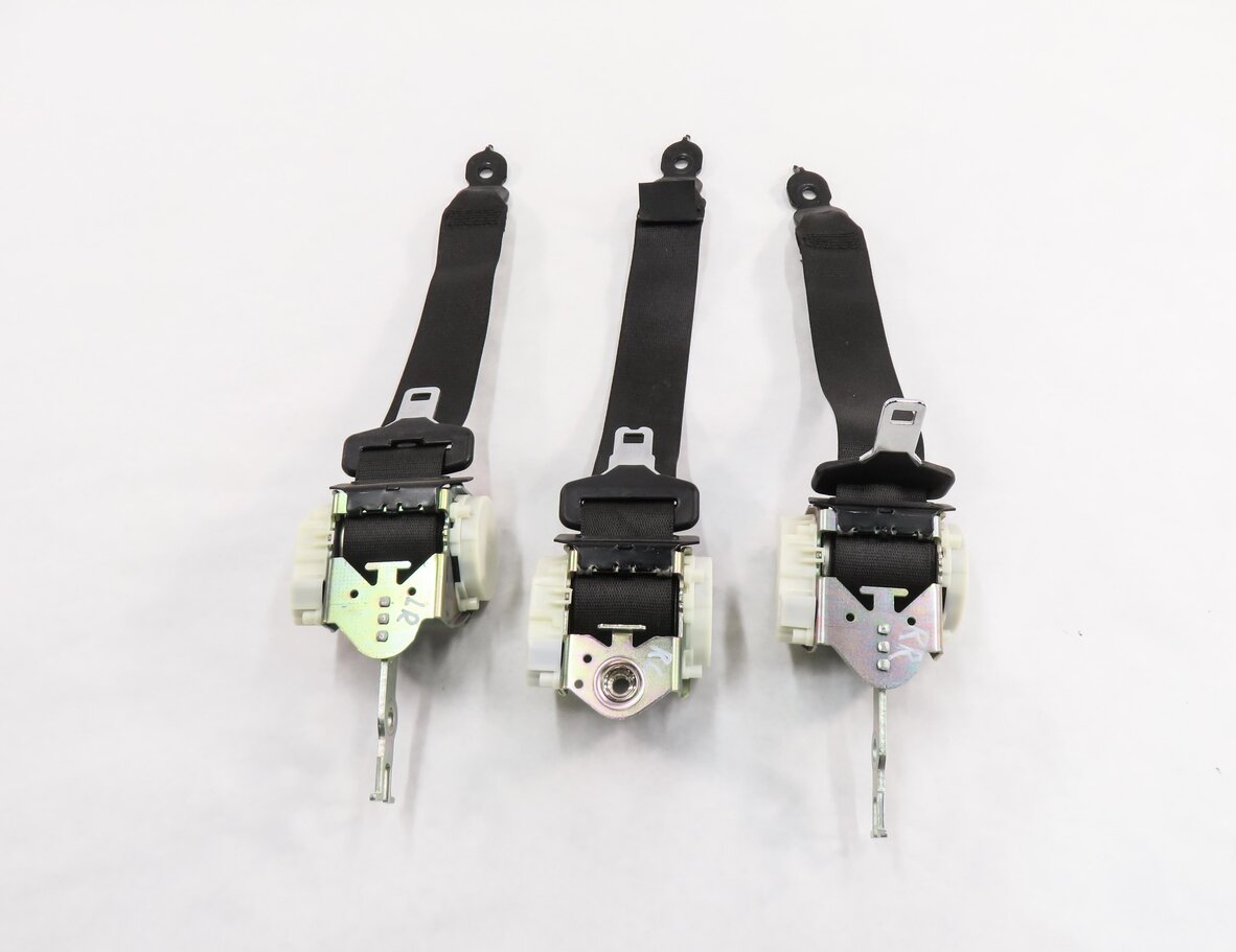 Thumbnail 5: 2011 BMW 535i (F10) REAR SEAT SEATBELT RETRACTOR SET-3 (BLACK)
