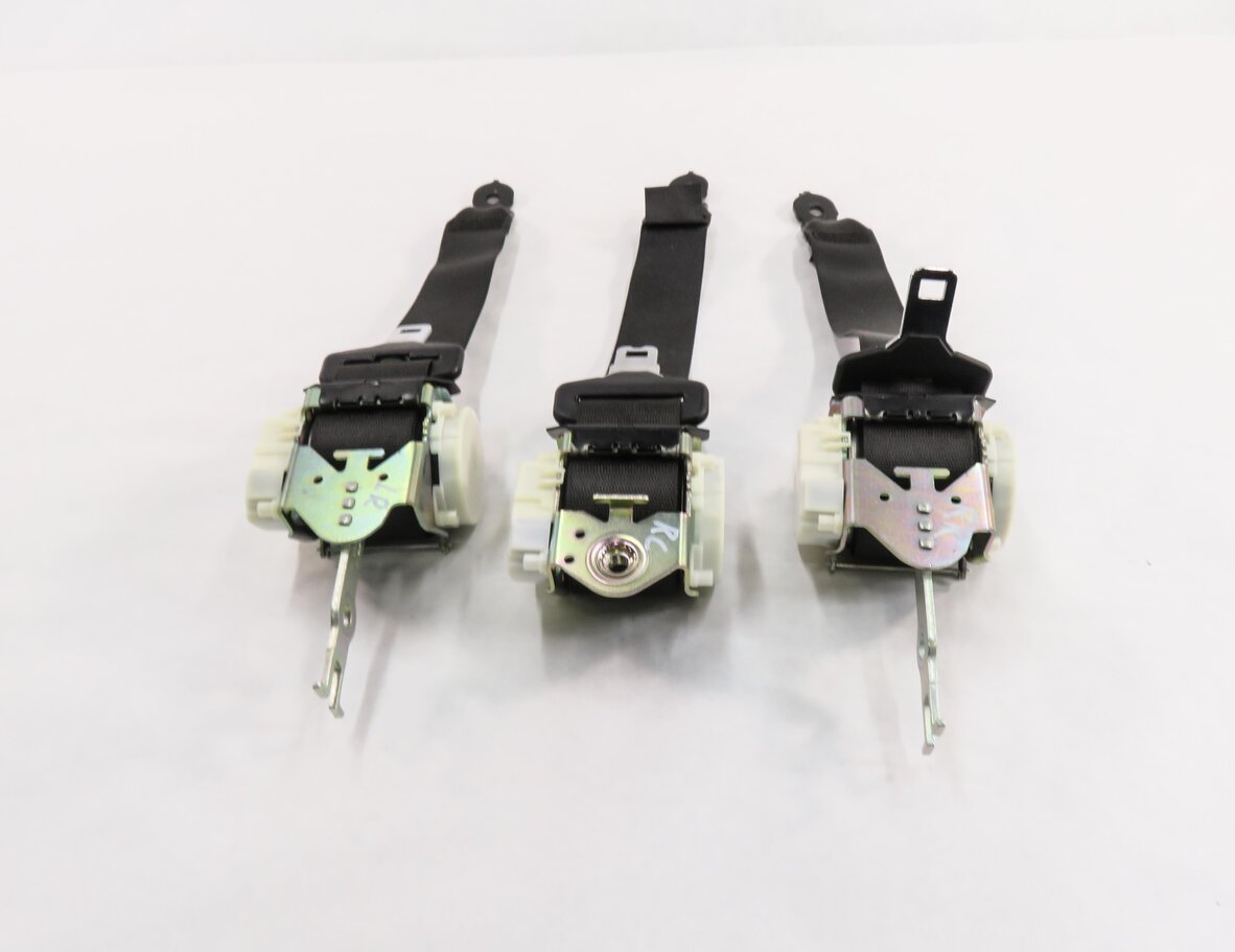 Thumbnail 6: 2011 BMW 535i (F10) REAR SEAT SEATBELT RETRACTOR SET-3 (BLACK)