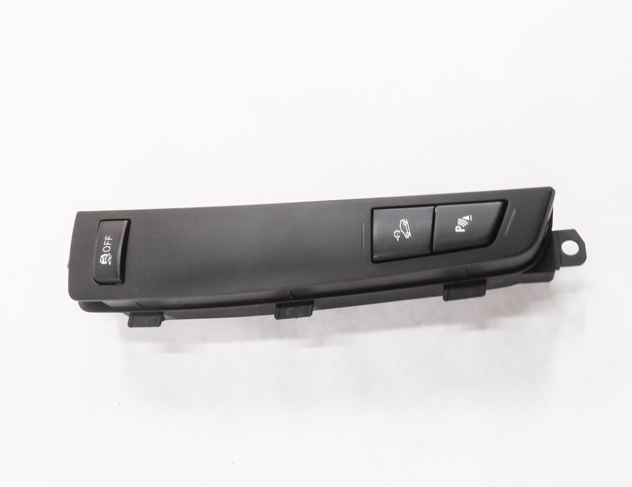 Thumbnail 3: 2011 BMW 535i (F10) TRACTION CONTROL PDC SWITCH BUTTON