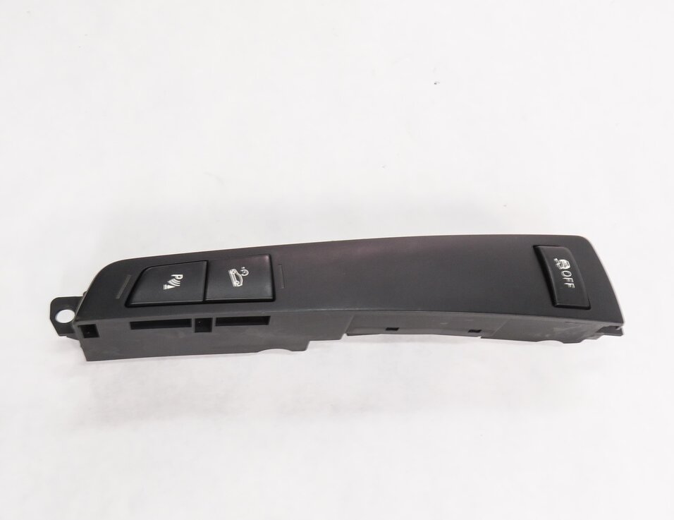 Thumbnail 4: 2011 BMW 535i (F10) TRACTION CONTROL PDC SWITCH BUTTON