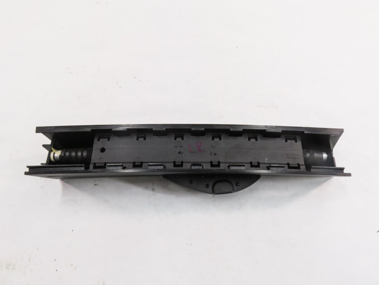 Thumbnail 5: 11-16 BMW 528i 535i 550i (F10) LEFT REAR DOOR QUARTER VENT WINDOW PRIVACY SHADE