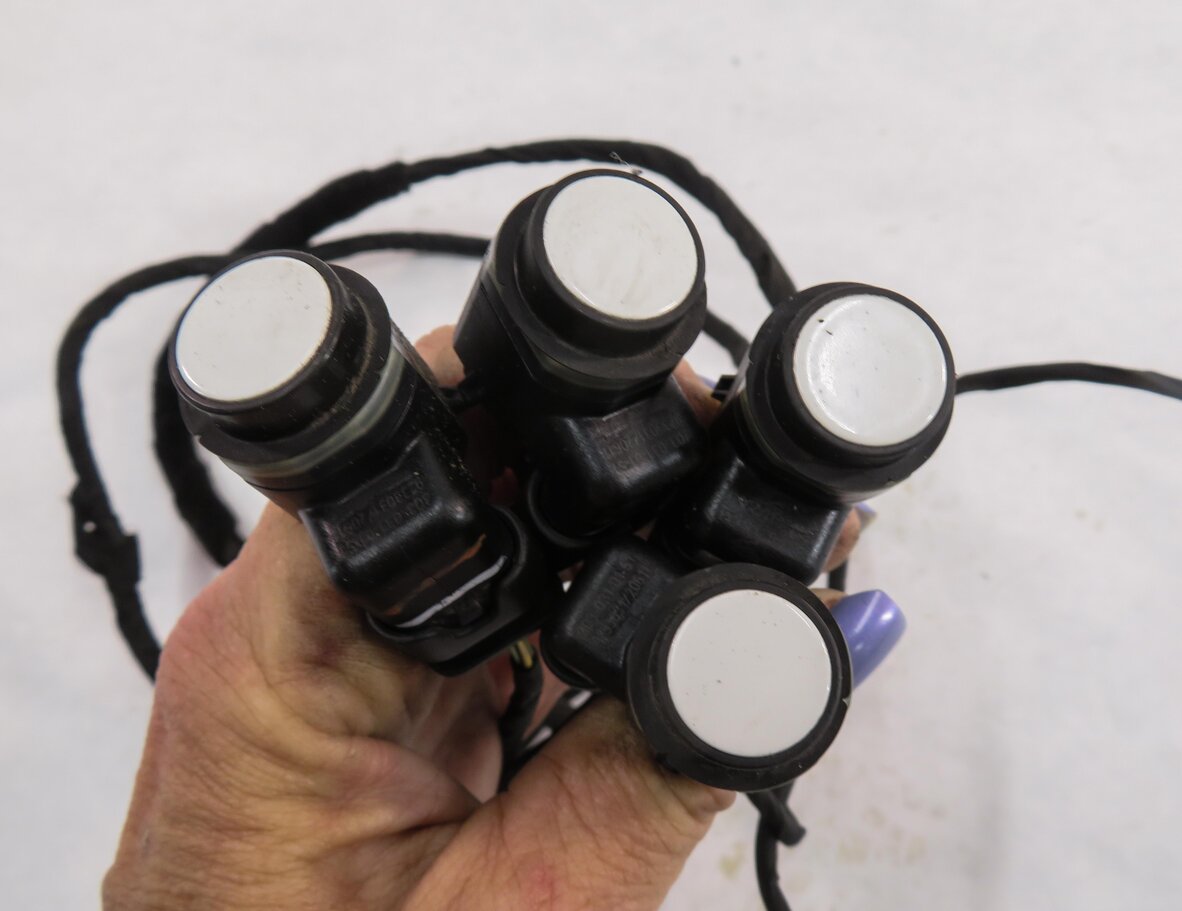 Thumbnail 6: 2011 BMW 535i (F10) REAR PDC PARK DISTANCE SENSOR SET w/ HARNESS (ALPINE WHITE)