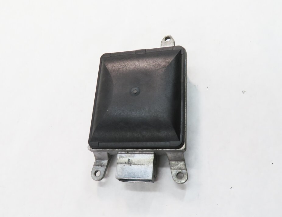 Thumbnail 3: 2011 BMW 535i (F10) RIGHT REAR LANE DEPARTURE RADAR SENSOR (MASTER)