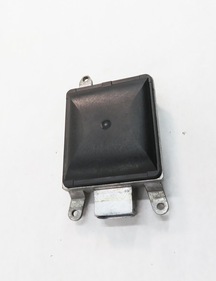 Thumbnail 3: 2011 BMW 535i (F10) LEFT REAR LANE DEPARTURE RADAR SENSOR (SLAVE)