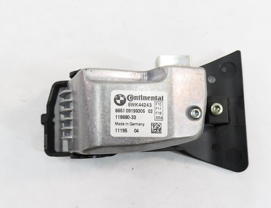 Thumbnail 6: 2011-2012 BMW 528i 535i 550i M5 (F10) FRONT LANE DEPARTURE WARNING CAMERA