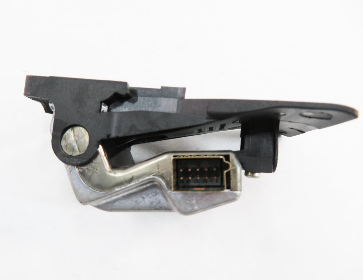 Thumbnail 7: 2011-2012 BMW 528i 535i 550i M5 (F10) FRONT LANE DEPARTURE WARNING CAMERA