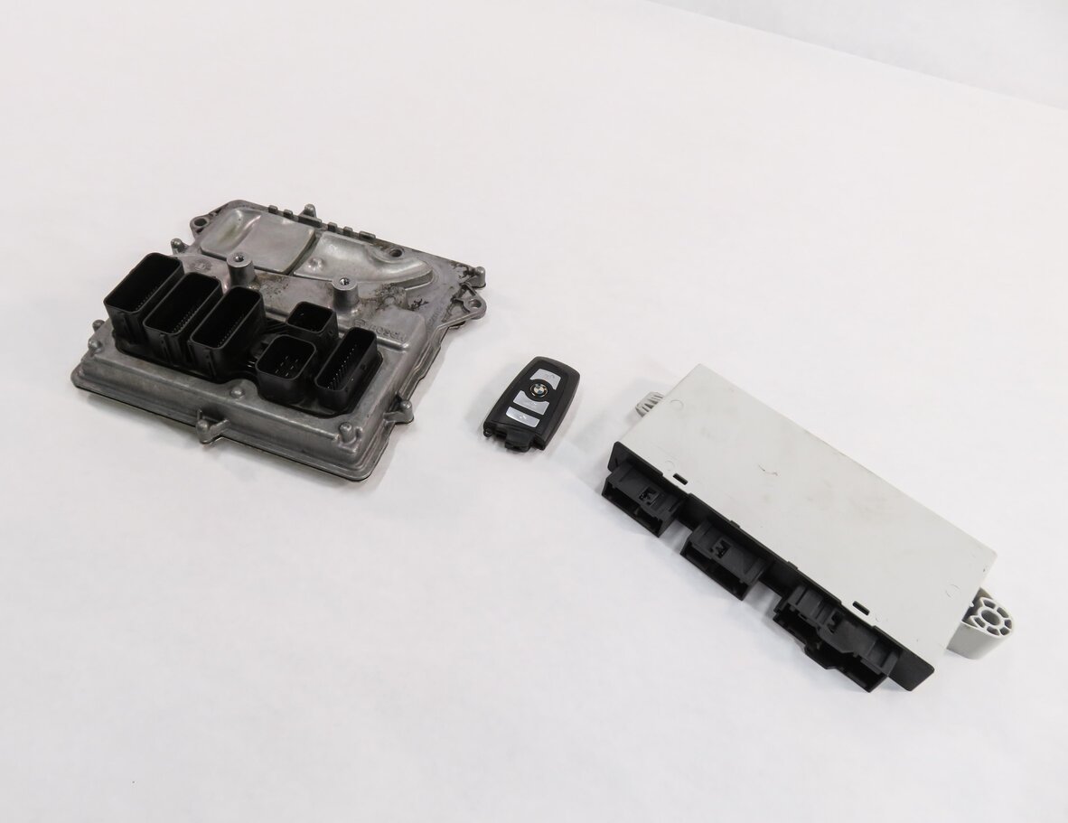 11-12 BMW 535i 535iGT X3 (F06 F07 F10) 3.0L N55 ENGINE DME CAS-4 MODULE KEY SET