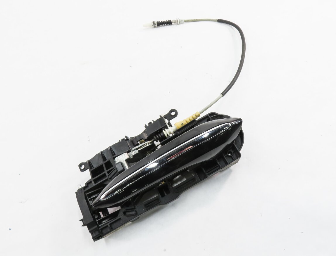 Thumbnail 1: 2011-2016 BMW 528i 535i 550i M5 (F10) RIGHT FRONT DOOR HANDLE w/ LIGHT (BLACK)