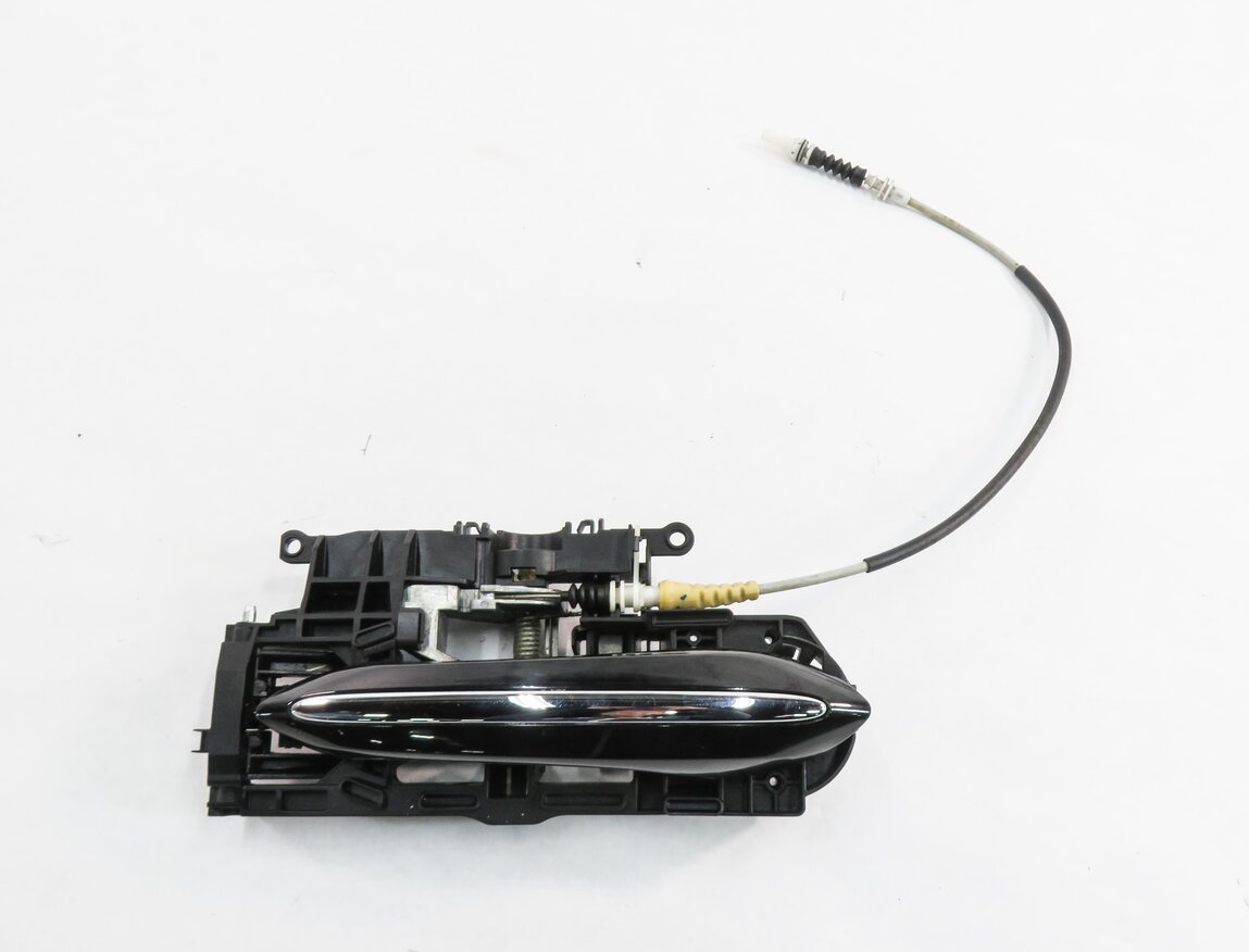 Thumbnail 2: 2011-2016 BMW 528i 535i 550i M5 (F10) RIGHT FRONT DOOR HANDLE w/ LIGHT (BLACK)