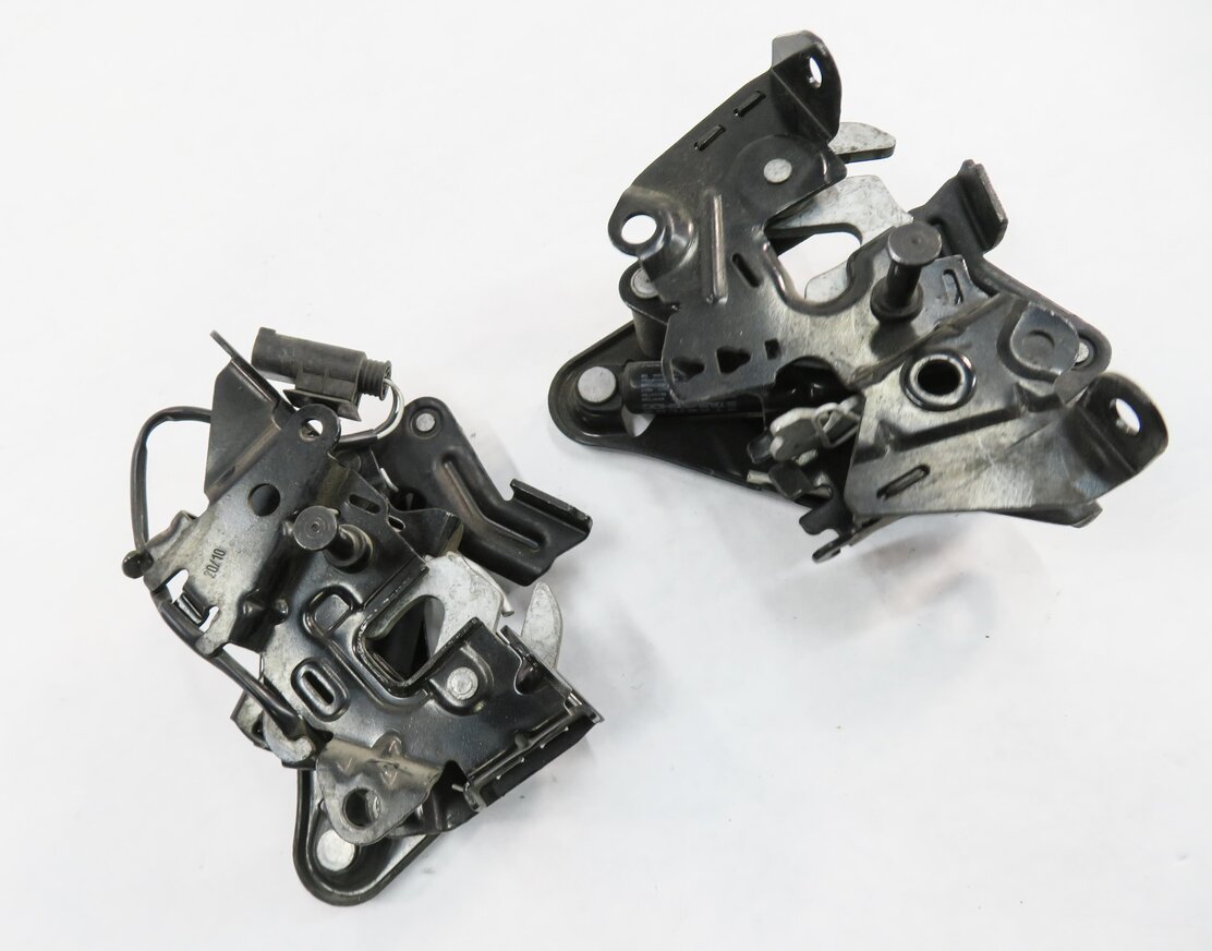 2011 BMW 535i (F10) FRONT LEFT & RIGHT LOWER HOOD LOCK LATCH SET-2