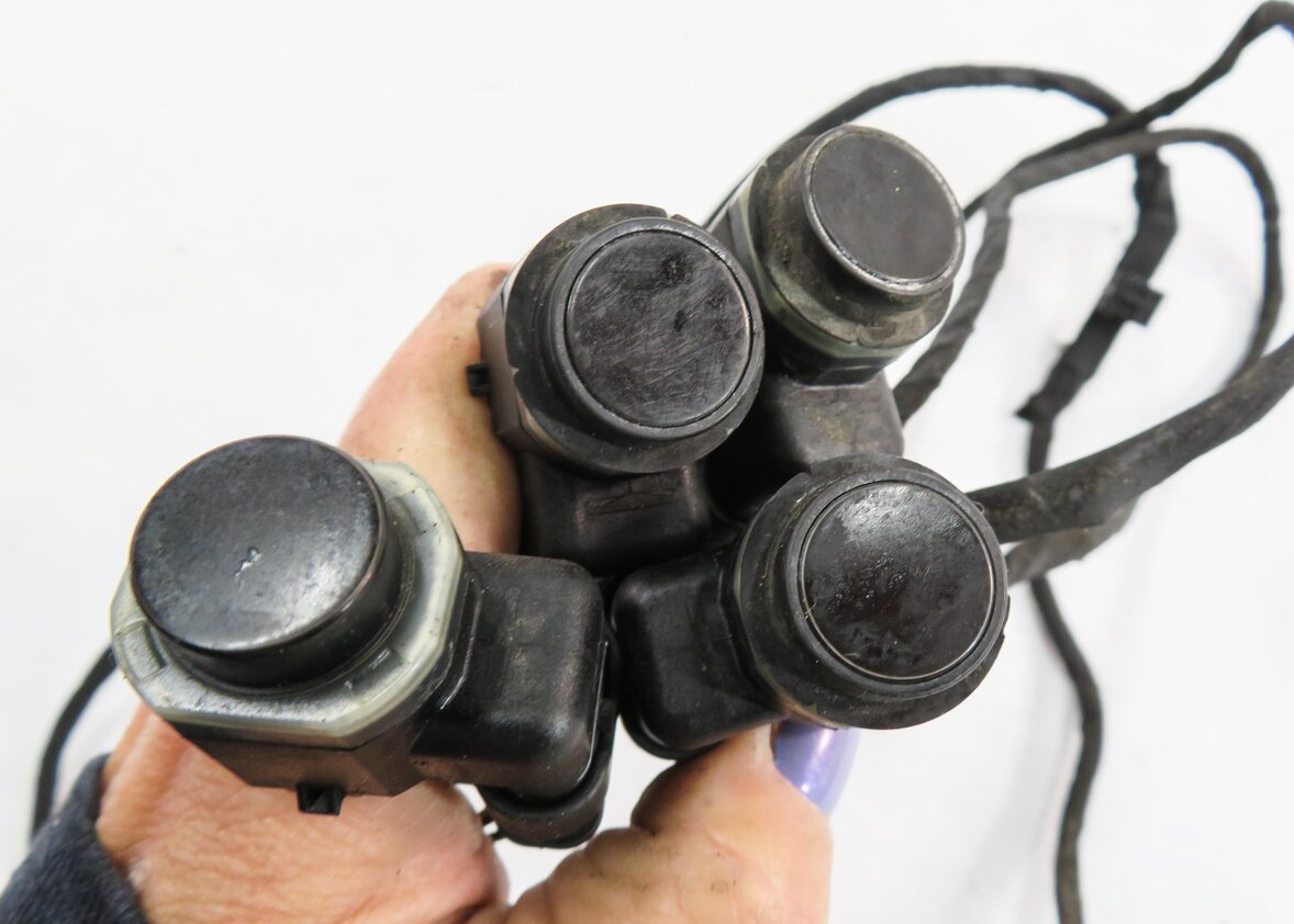 Thumbnail 5: 2011 BMW 535i (F10) REAR PDC PARK DISTANCE SENSOR SET w/ HARNESS (BLACK 475)