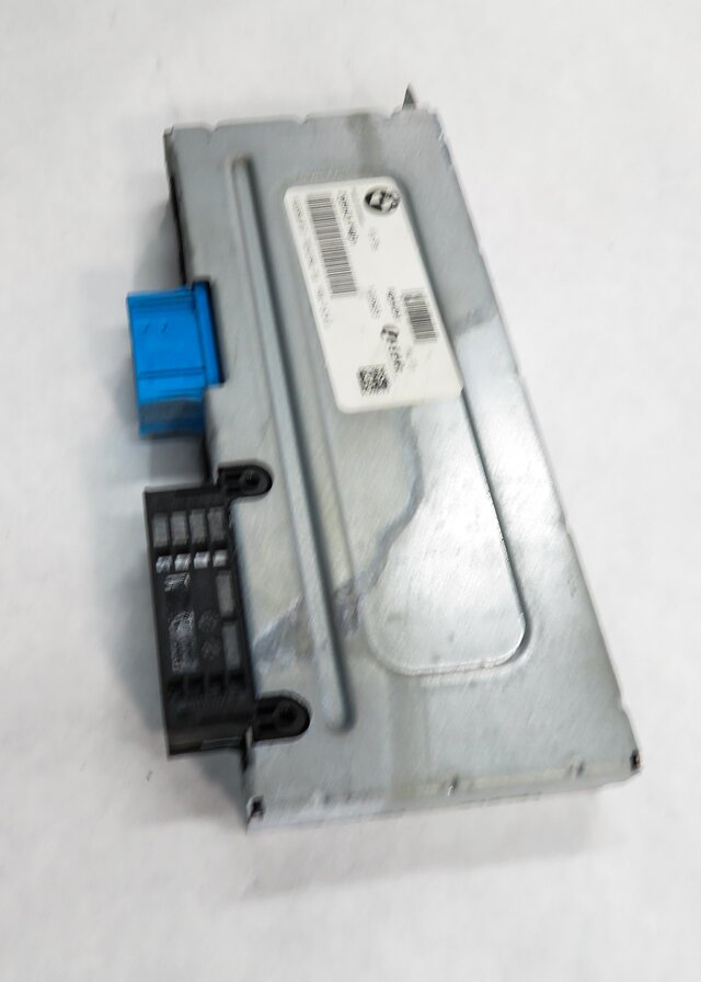 Thumbnail 4: 2011 BMW 535i (F10) CENTRAL GATEWAY CONTROL MODULE