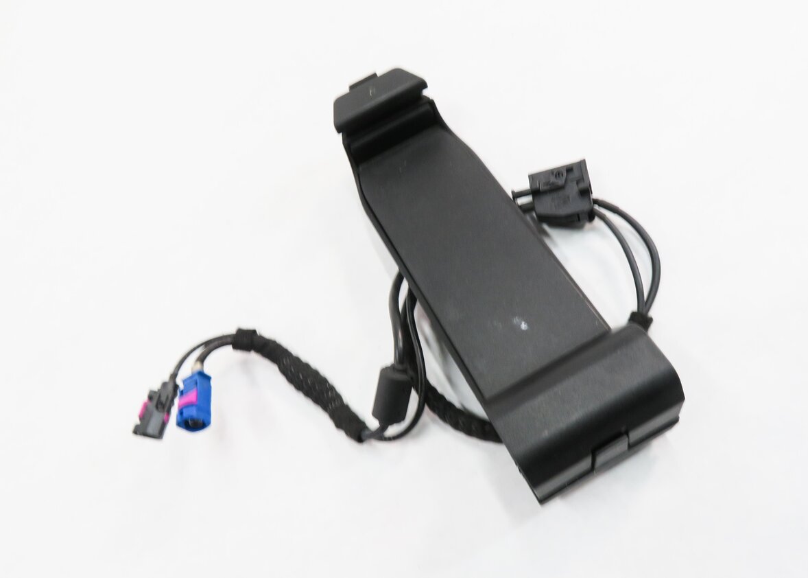 Thumbnail 1: 2011 BMW 535i (F10) CENTER CONSOLE CELL PHONE SNAP IN CRADLE
