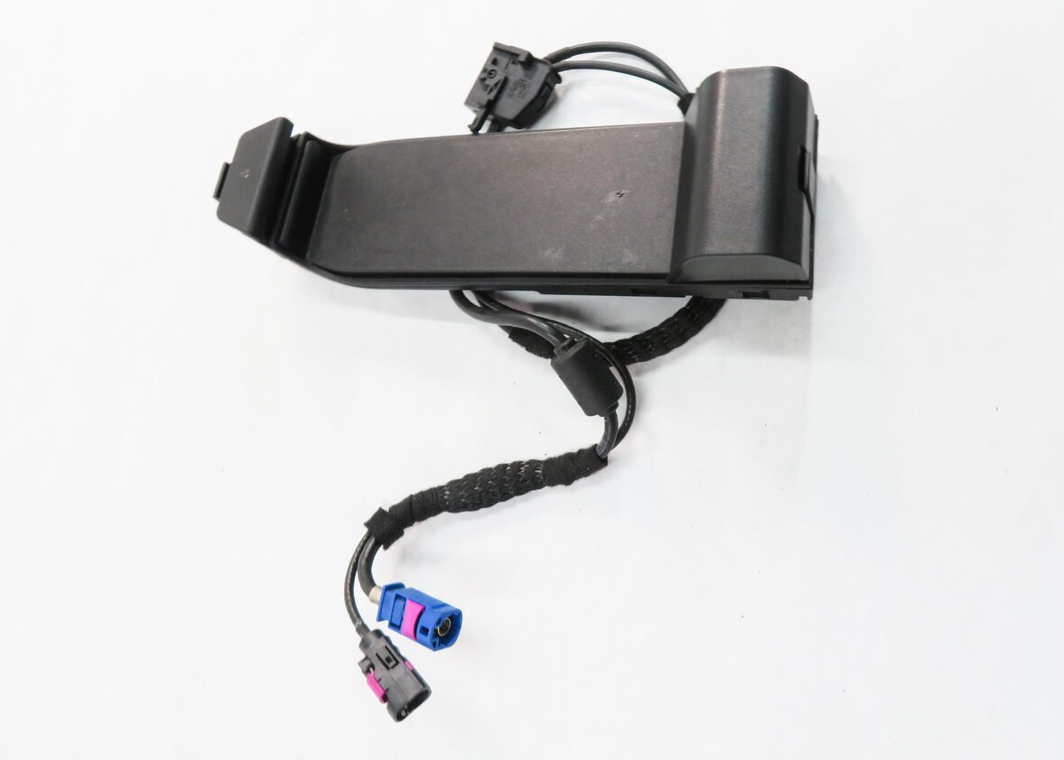 Thumbnail 4: 2011 BMW 535i (F10) CENTER CONSOLE CELL PHONE SNAP IN CRADLE
