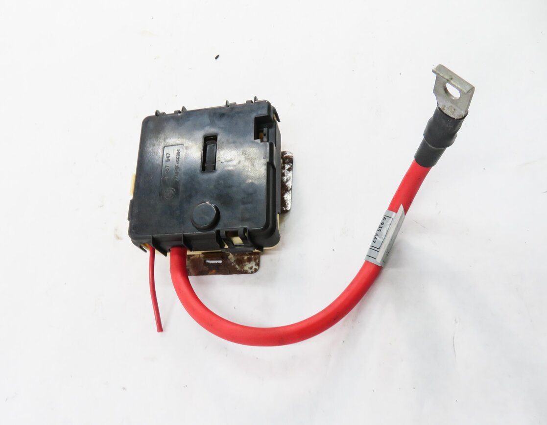 Thumbnail 3: 2004 BMW Z4 (E85) POSITIVE BATTERY POWER JUNCTION FUSE PLATE BOX