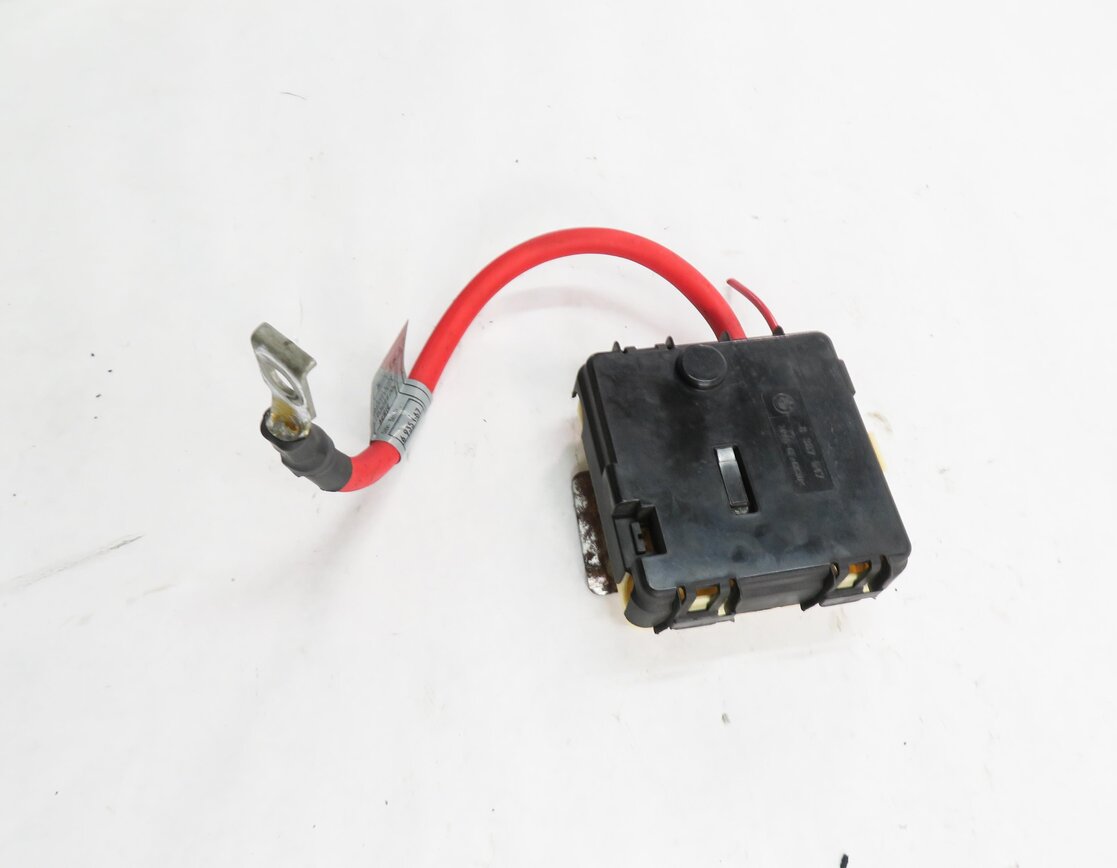 Thumbnail 4: 2004 BMW Z4 (E85) POSITIVE BATTERY POWER JUNCTION FUSE PLATE BOX