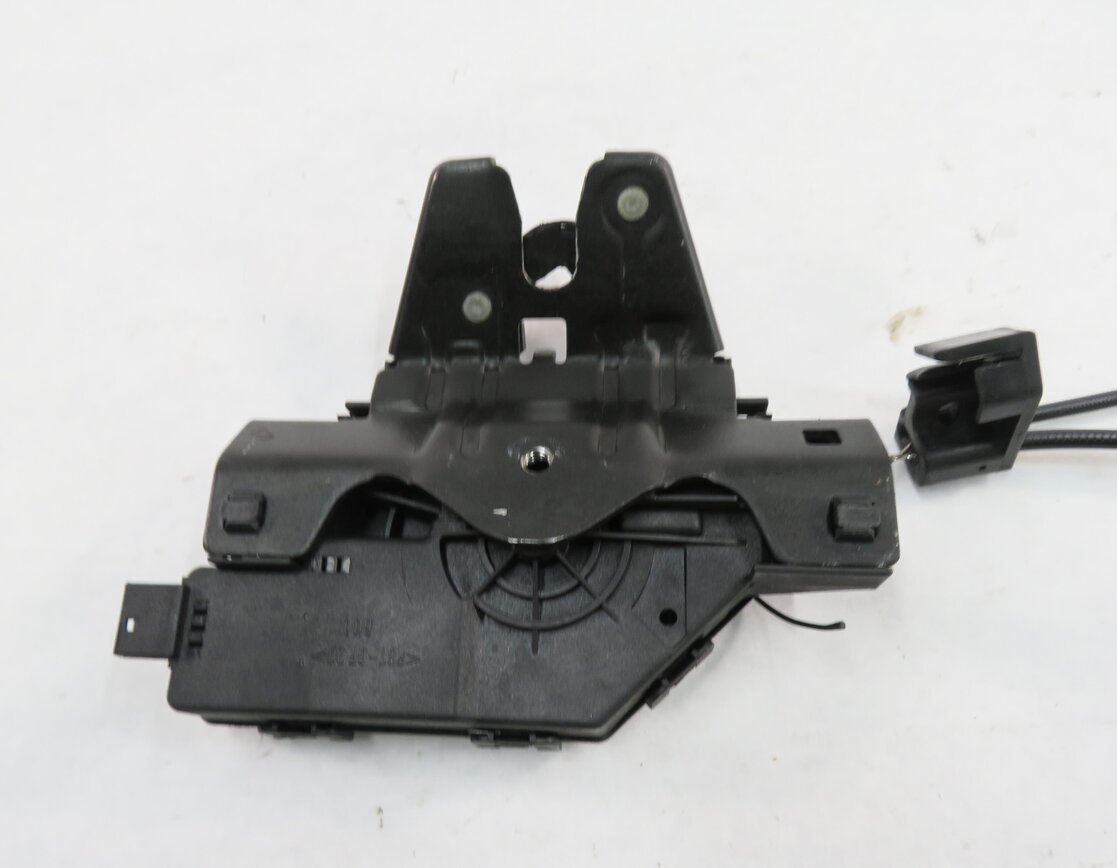 Thumbnail 5: 2004 BMW Z4 (E85) REAR TRUNK LOCK LATCH ACTUATOR