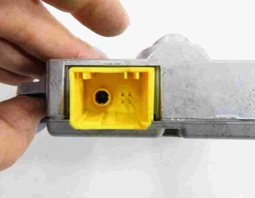 Thumbnail 7: 2004 BMW Z4 CONVERTIBLE (E85) FRONT RIGHT PASSENGER DOOR SRS CONTROL MODULE