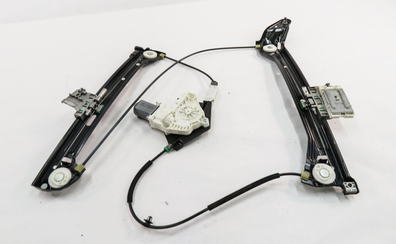 Thumbnail 3: 2013 AUDI S5 (B8 8T) COUPE - RIGHT PASSENGER DOOR WINDOW REGULATOR w/ MOTOR