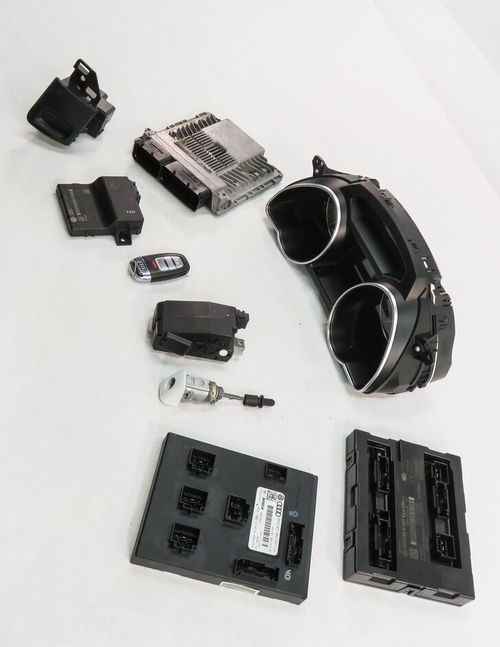 Thumbnail 5: 13 AUDI S5 (B8 8T) 3.0L CGXC SUPERCHARGED ENGINE BCM IMMOBILIZER MODULE KEY SET