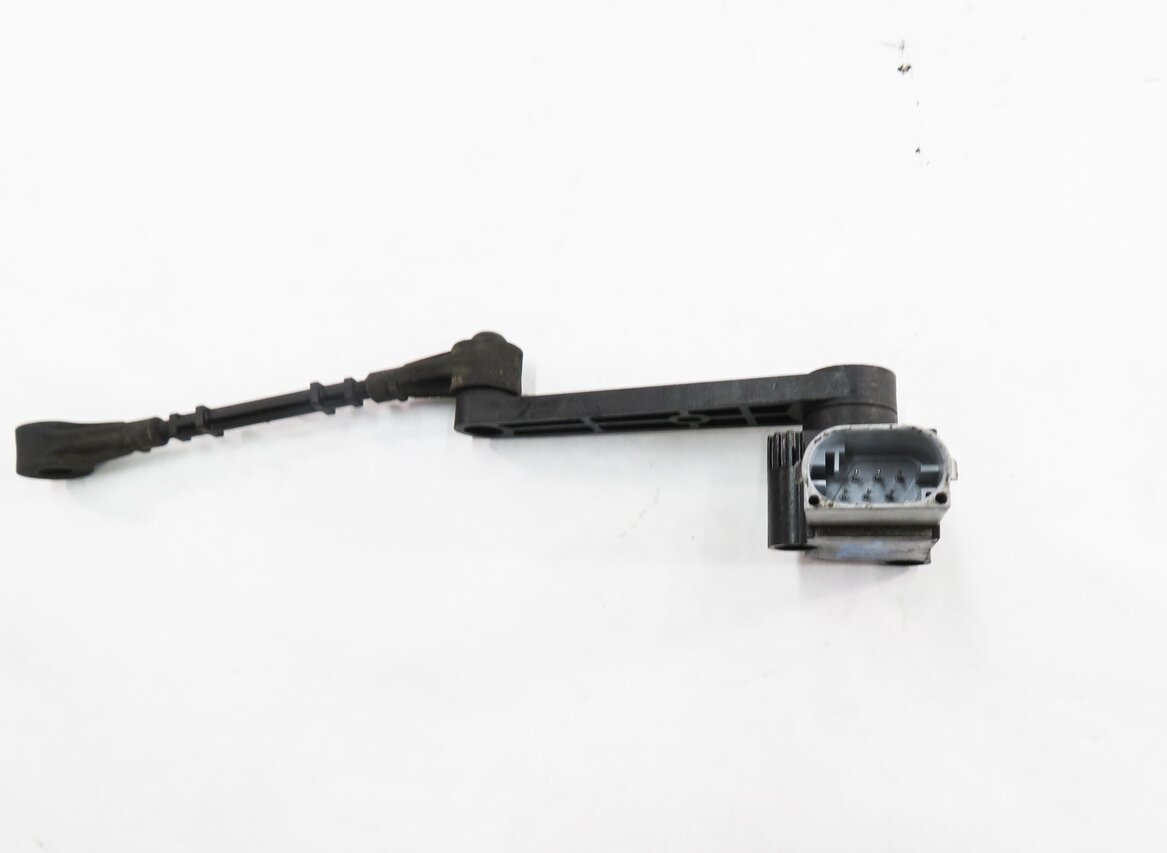 Thumbnail 5: 2010 RANGE ROVER SPORT (L320) RIGHT REAR SUSPENSION HEIGHT LEVEL SENSOR