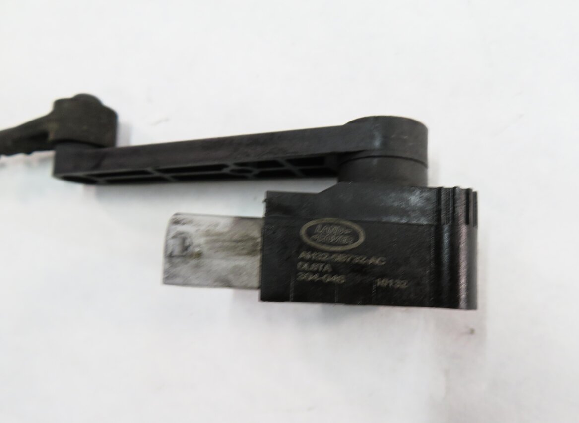 Thumbnail 6: 2010 RANGE ROVER SPORT (L320) RIGHT REAR SUSPENSION HEIGHT LEVEL SENSOR