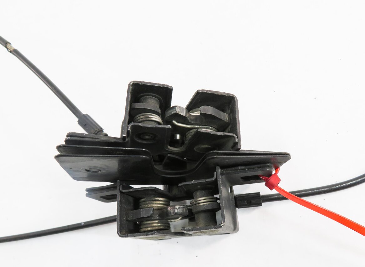 Thumbnail 5: 2010 RANGE ROVER SPORT (L320) FRONT LEFT & RIGHT LOWER HOOD LOCK LATCH SET-2