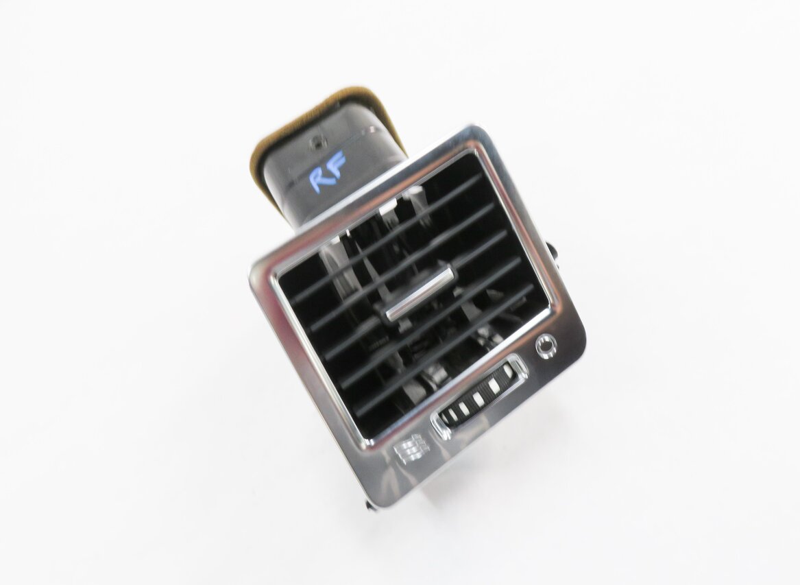 Thumbnail 1: 2010 RANGE ROVER SPORT (L320) RIGHT PASSENGER OUTER DASH HEATER A/C AIR VENT