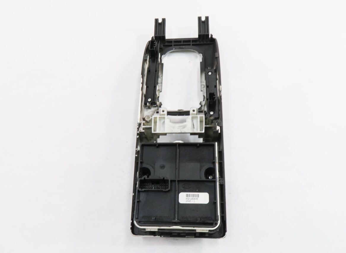 Thumbnail 7: 2010 RANGE ROVER SPORT (L320) TRANSMISSION GEAR SHIFTER TRIM w/ TERRAIN CONTROL