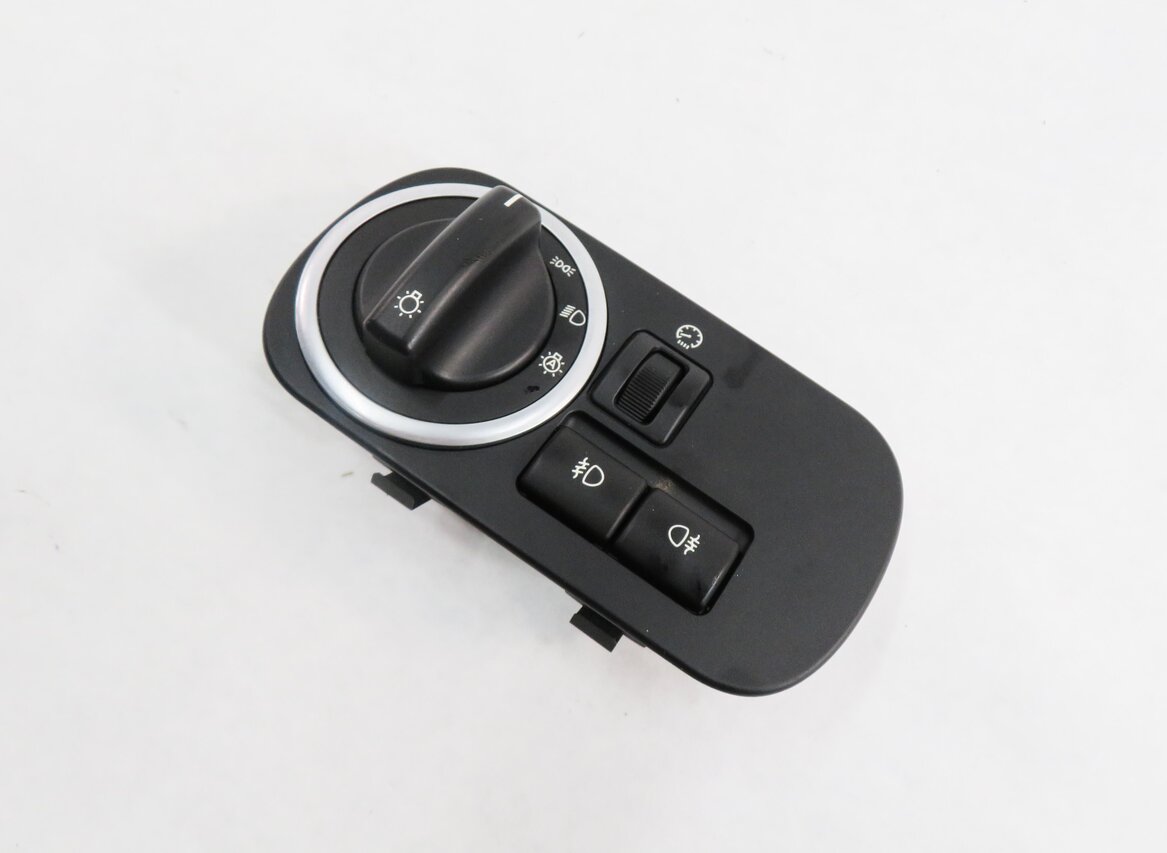 Thumbnail 1: 2010-2013 LAND ROVER LR4 - RANGE ROVER SPORT (L320) HEADLIGHT SWITCH CONTROL