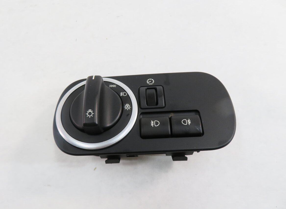 Thumbnail 2: 2010-2013 LAND ROVER LR4 - RANGE ROVER SPORT (L320) HEADLIGHT SWITCH CONTROL
