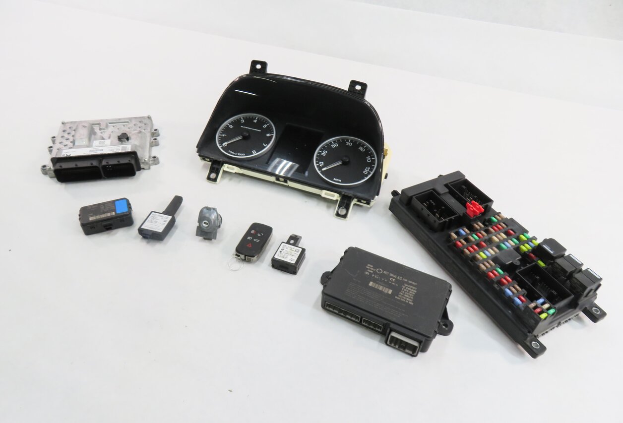 Thumbnail 1: 2010 RANGE ROVER SPORT (L320) 5.0L SUPERCHARGED ENGINE ECM BCM MODULE KEY SET