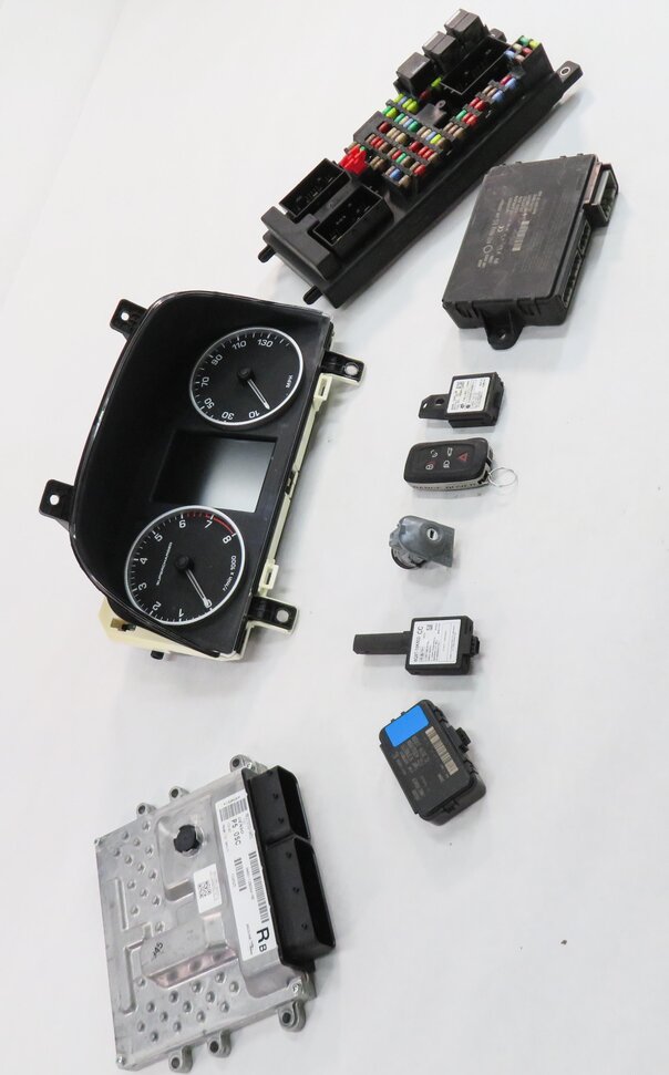 Thumbnail 6: 2010 RANGE ROVER SPORT (L320) 5.0L SUPERCHARGED ENGINE ECM BCM MODULE KEY SET