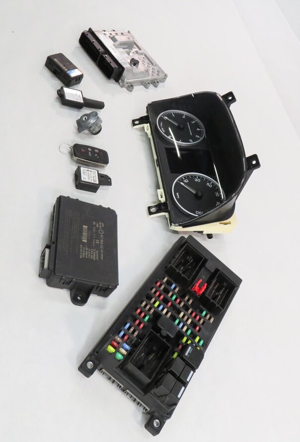 Thumbnail 7: 2010 RANGE ROVER SPORT (L320) 5.0L SUPERCHARGED ENGINE ECM BCM MODULE KEY SET