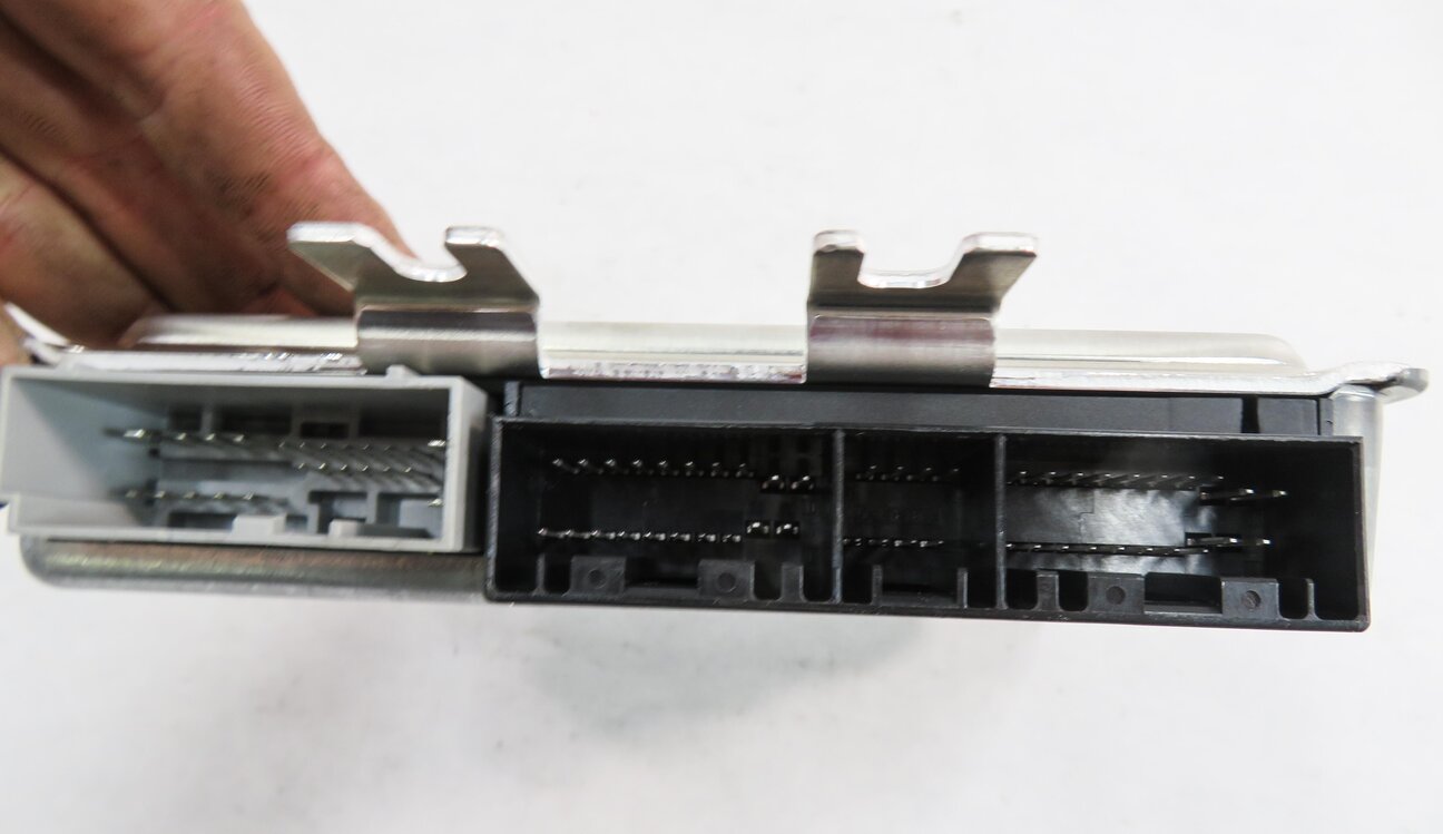 Thumbnail 7: 2010 RANGE ROVER SPORT (L320) AIR SUSPENSION CONTROL MODULE (HITACHI COMPRESSOR)