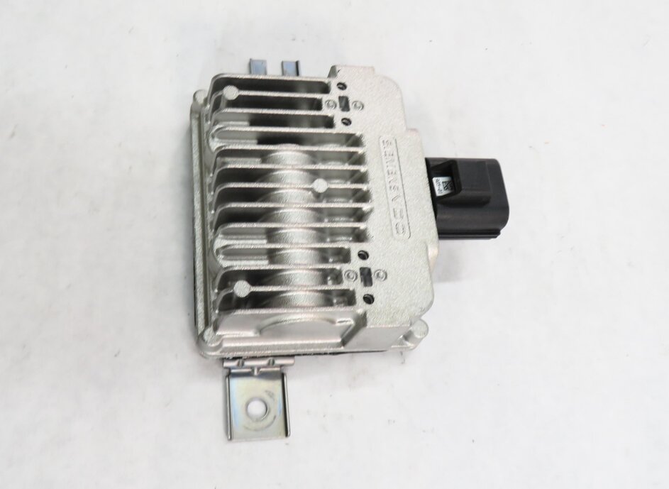 Thumbnail 4: 2010-2015 LR2 LR4 EVOQUE RANGE ROVER SPORT (L320 L538) FUEL PUMP CONTROL MODULE