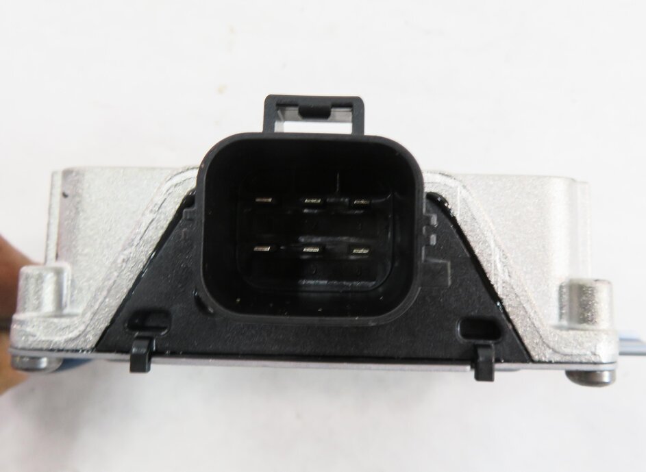 Thumbnail 7: 2010-2015 LR2 LR4 EVOQUE RANGE ROVER SPORT (L320 L538) FUEL PUMP CONTROL MODULE