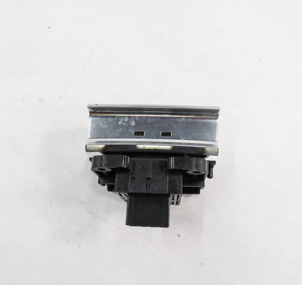 Thumbnail 5: 2010 RANGE ROVER SPORT (L320) PARKING BRAKE SWITCH BUTTON