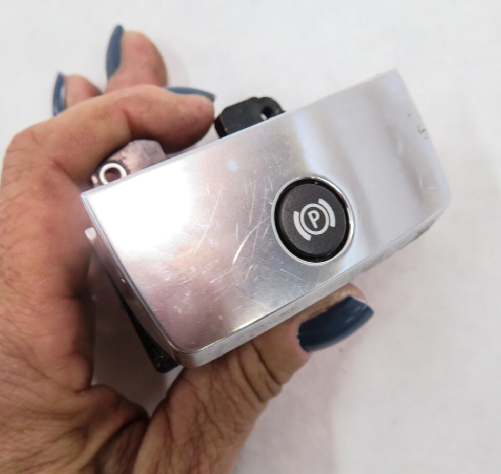Thumbnail 7: 2010 RANGE ROVER SPORT (L320) PARKING BRAKE SWITCH BUTTON