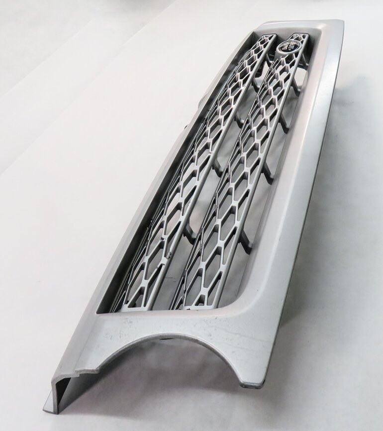 Thumbnail 4: 2010-2011 RANGE ROVER SPORT (L320) FRONT UPPER HOOD AIR VENT GRILLE TRIM