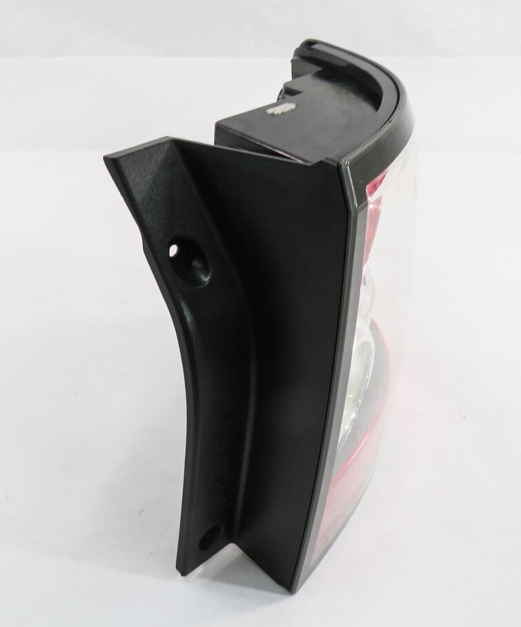 Thumbnail 4: 2010-2011 RANGE ROVER SPORT (L320) RIGHT PASSENGER TAILLIGHT BRAKE LIGHT LAMP