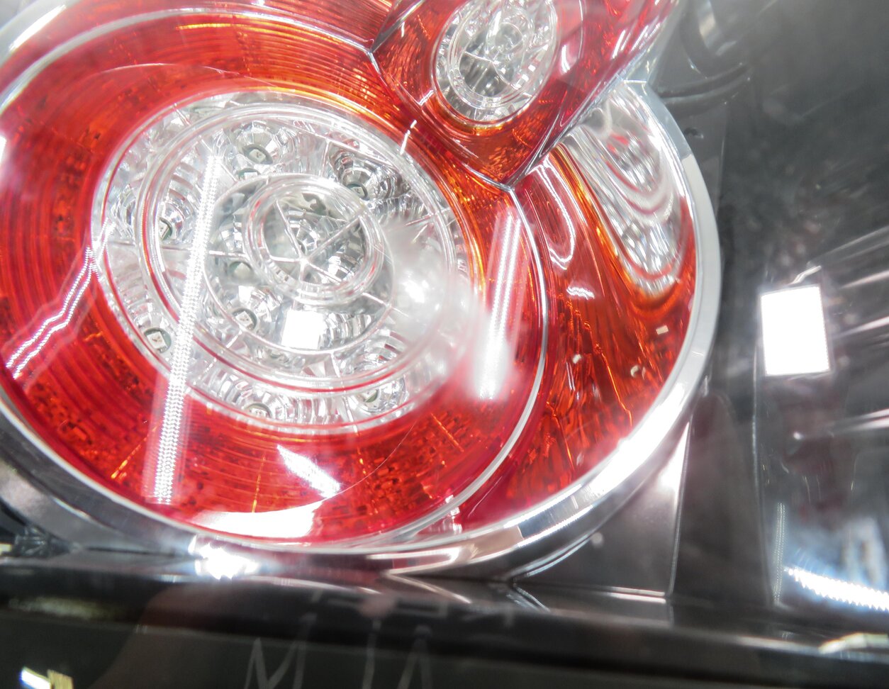 Thumbnail 7: 2010-2011 RANGE ROVER SPORT (L320) RIGHT PASSENGER TAILLIGHT BRAKE LIGHT LAMP