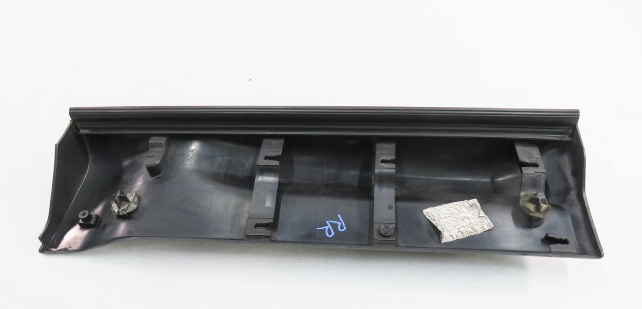 Thumbnail 6: 2010 RANGE ROVER SPORT (L320) RIGHT REAR DOOR LOWER MOULDING RUNNER TRIM