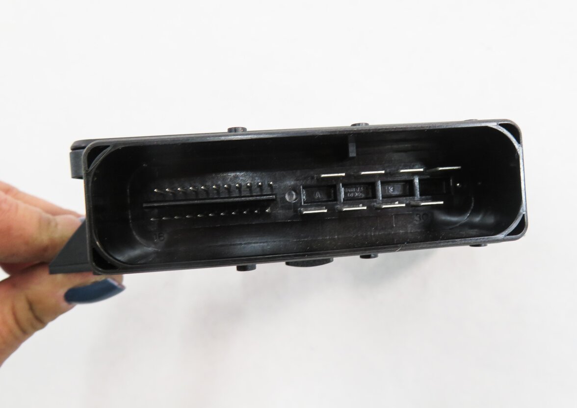 Thumbnail 6: 2013 AUDI S5 (B8 8T) PARKING BRAKE CONTROL MODULE