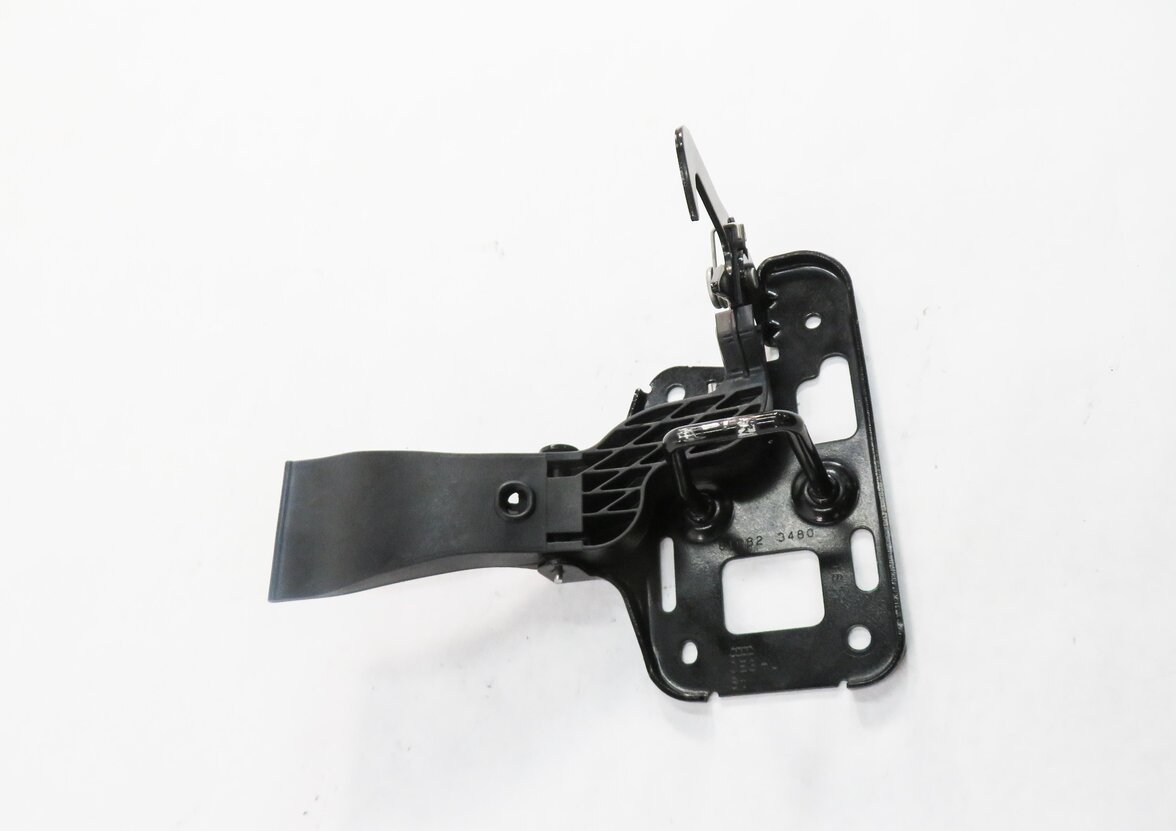 Thumbnail 3: 2013 AUDI S5 (B8 8T) FRONT HOOD SAFETY LATCH CATCH HOOK RELEASE LEVER