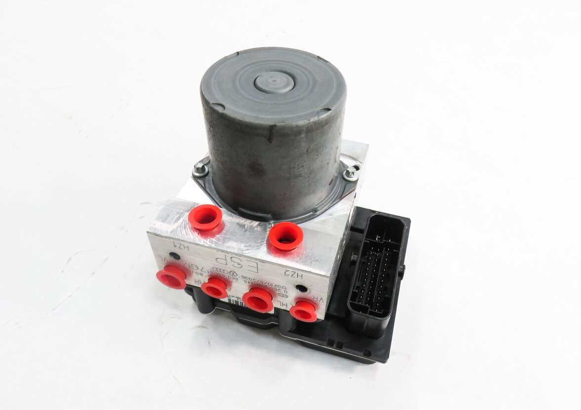 2013 AUDI A4 S4 A5 S5 (B8 8K 8T) QUATTRO AWD - ABS BRAKE PUMP w/ MODULE